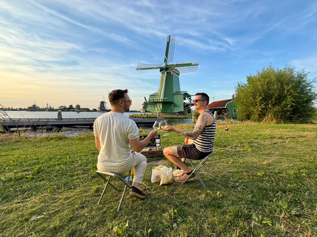 J02 – Amsterdam et moulins
